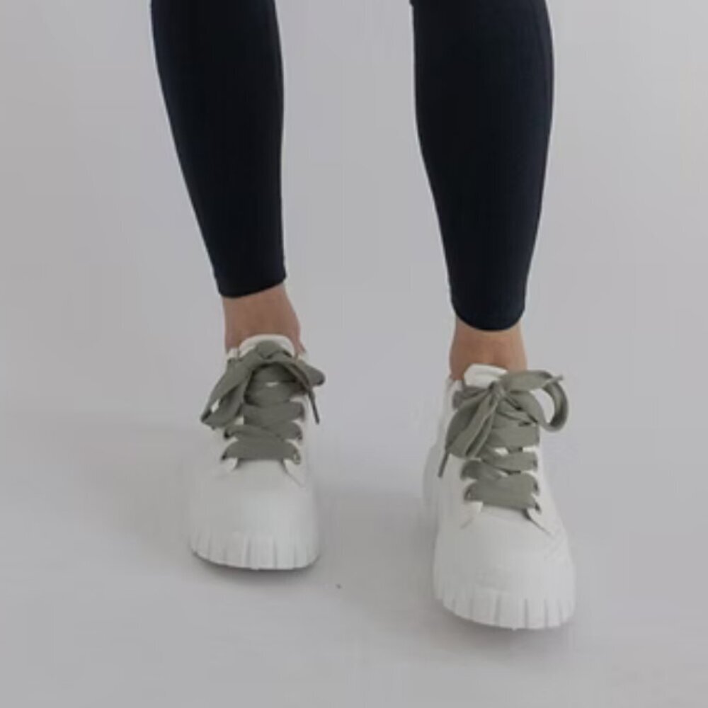 Qupid platform sneakers | women sz 40 | white gray | GUC - Picture 2 of 8